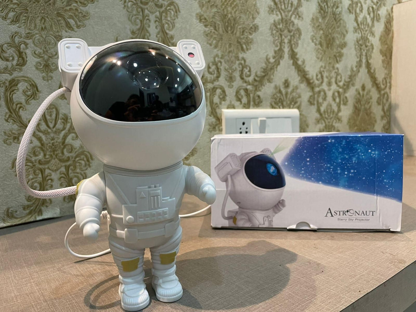 Astronaut Galaxy Projector – 360° Rotating Head + Remote Control